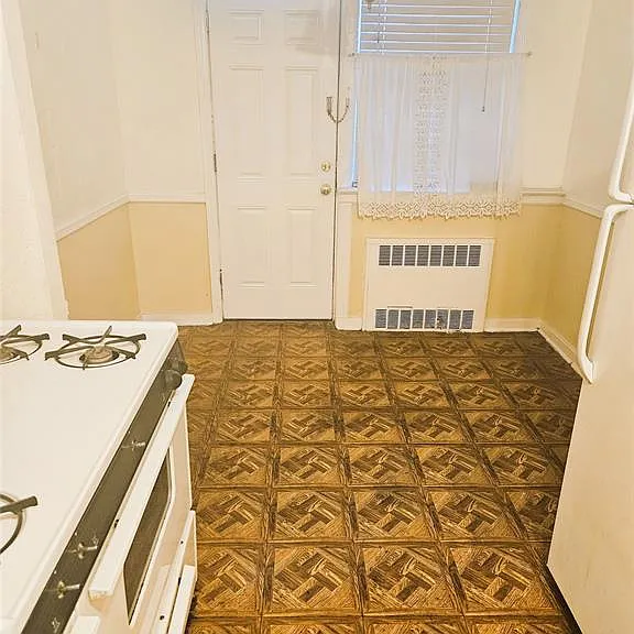 664 Remsen Ave — Photo 11
