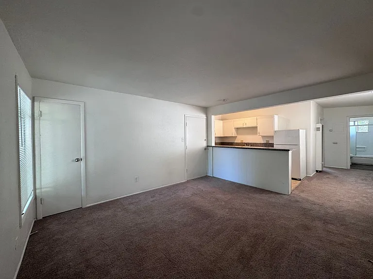 1806 H Street — Photo 5