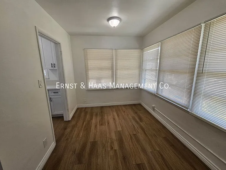 436 W 4th St #6 — Photo 5