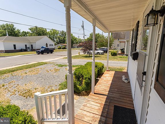 5th image of 30704 Hampden Ave