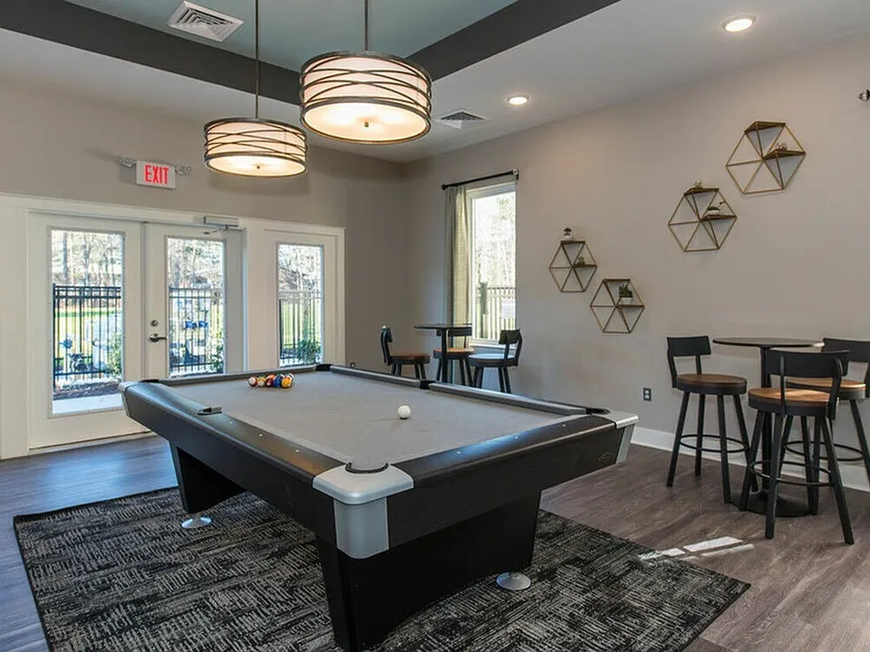 Carriage Club Apartments