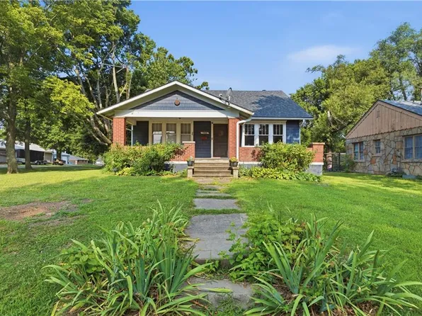 1104 S Market St, Holden, MO 64040