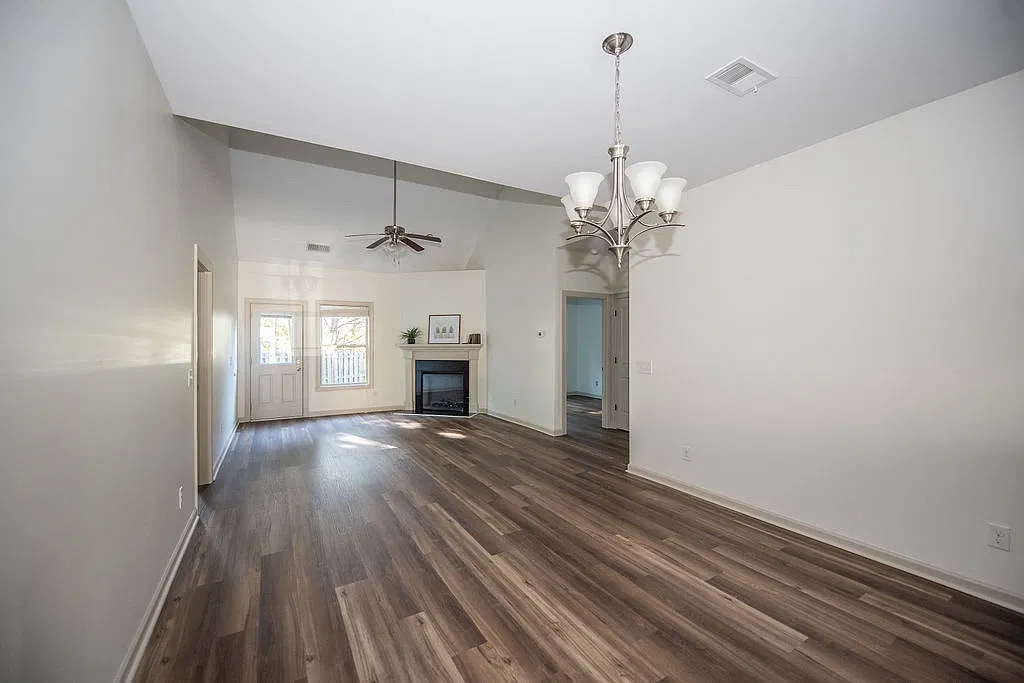 3 bed, 1408 sqft, $1,650 — Photo 4