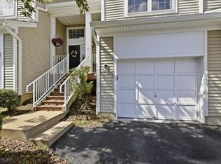 37 Woodmont Dr, Randolph Twp., NJ 07869
