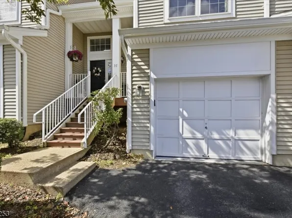 37 Woodmont Dr, Randolph Twp., NJ 07869