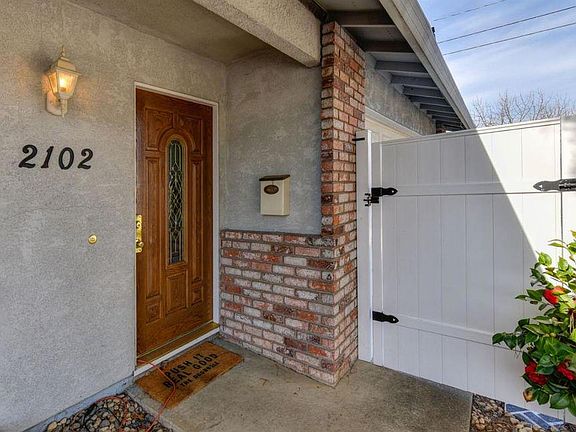 2nd image of 2102 Lee Way