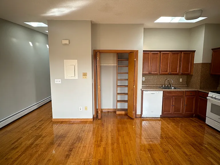 208 Wooster St #2 — Photo 2