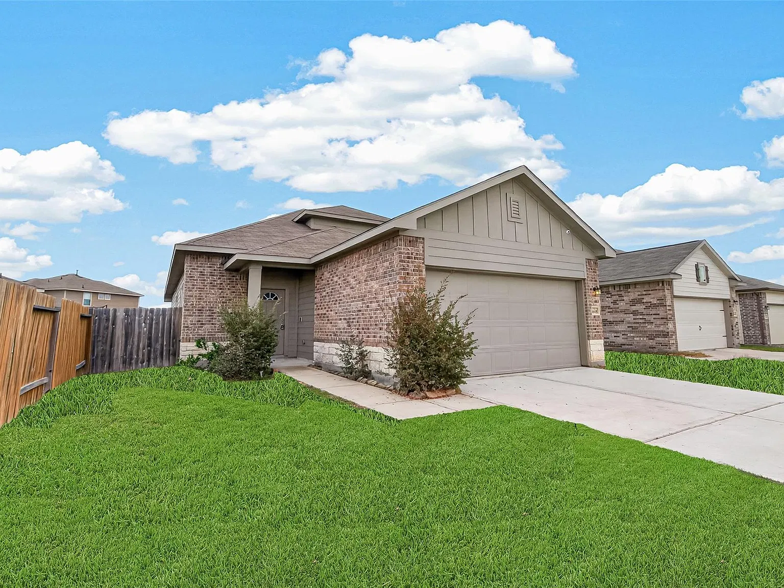 4 bed, 3.0 bath, 1911 sqft, $1,895 — Photo 4