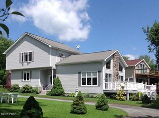 18 W Shore Rd, Waymart, PA 18472