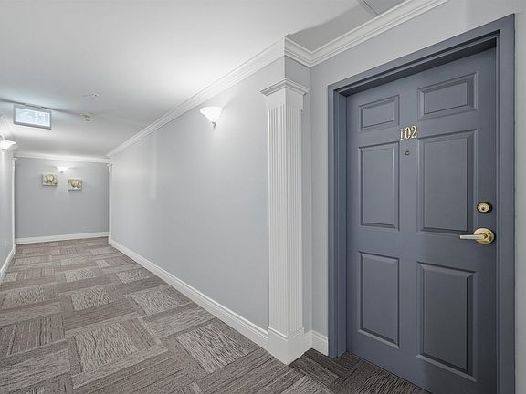 2nd image of 512 Parkland Dr #102