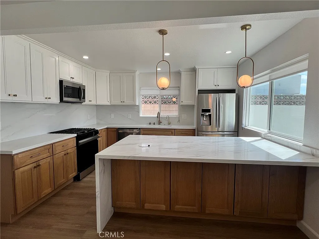 4 bed, 1497 sqft, $4,000 — Photo 2