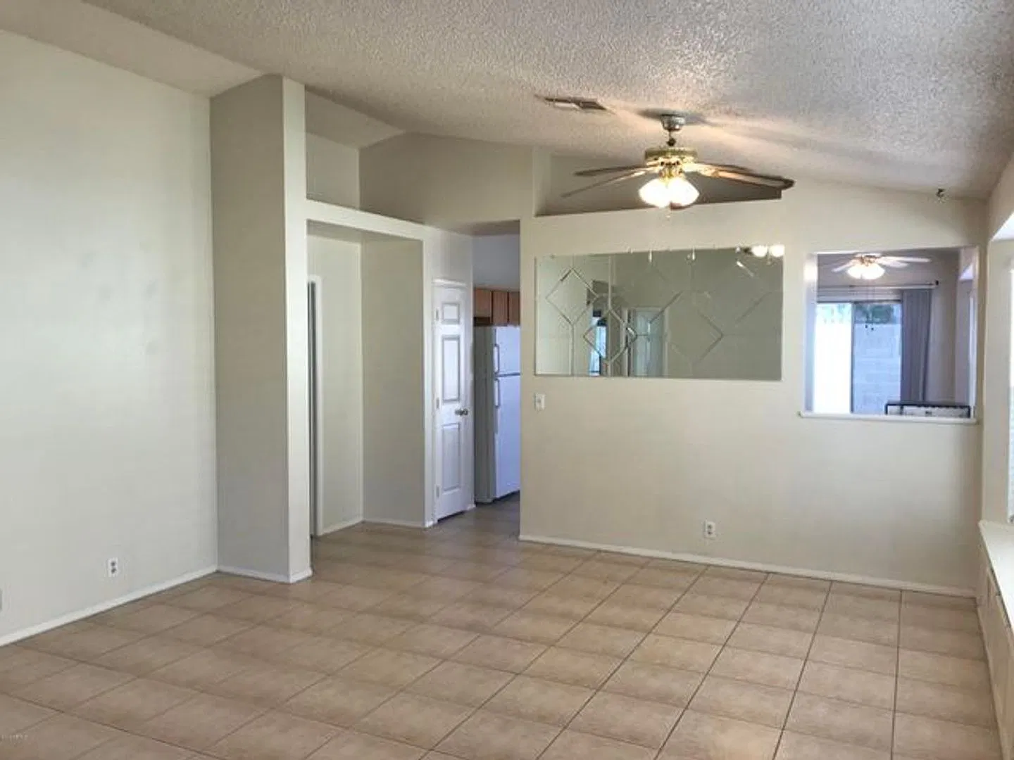 3 bed 2 bath home in Mountainview at North Canyon — Photo 4