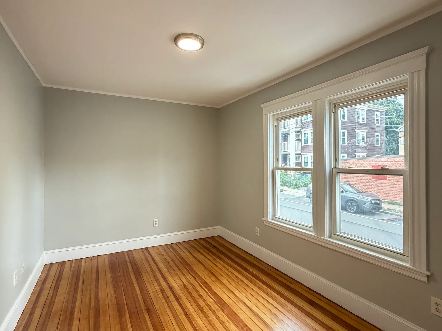 3 bed, 1400 sqft, $3,200 — Photo 3