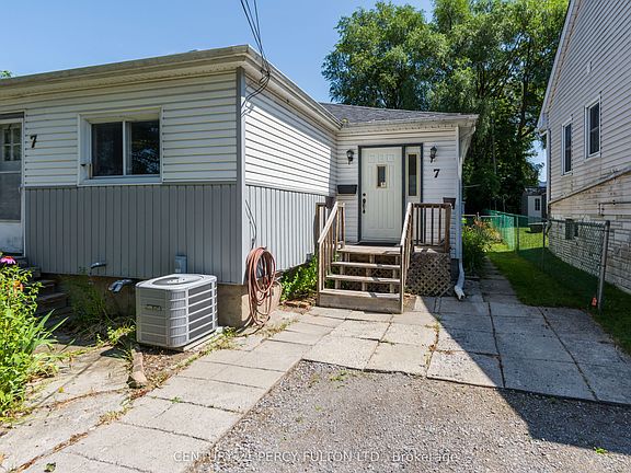 3rd image of 7 Valleyview Cres