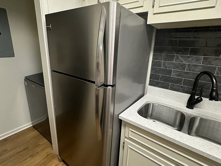 2905 Burch Ave #8 — Photo 14