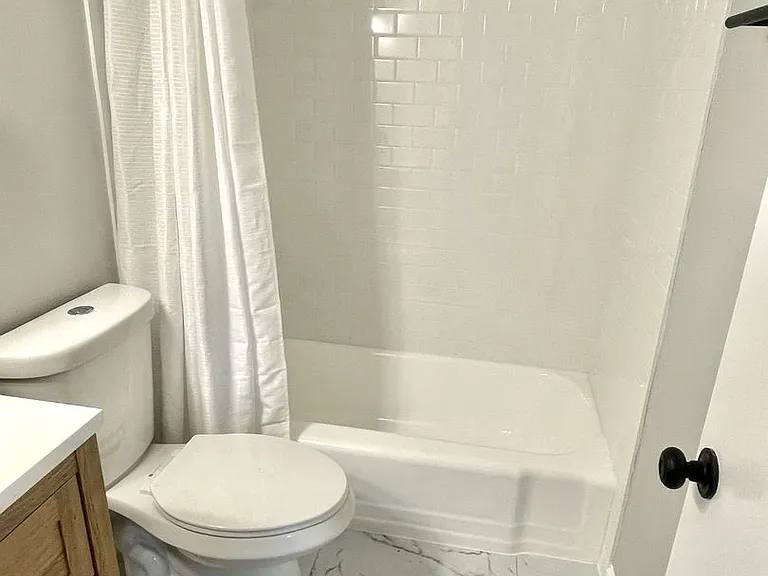 5447 Chippewa St #6A — Photo 8
