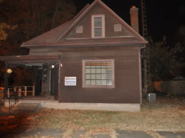 801 N 16th St, Herrin, IL 62948