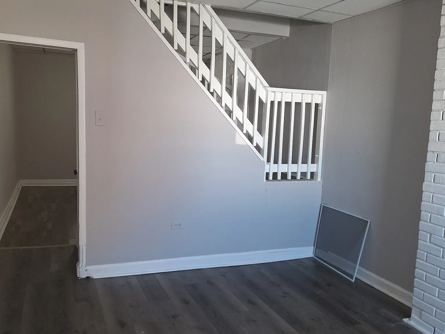 3 bed, 1056 sqft, $1,800 — Photo 2