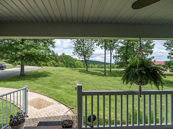 4th image of 221 Glen Jay Dr