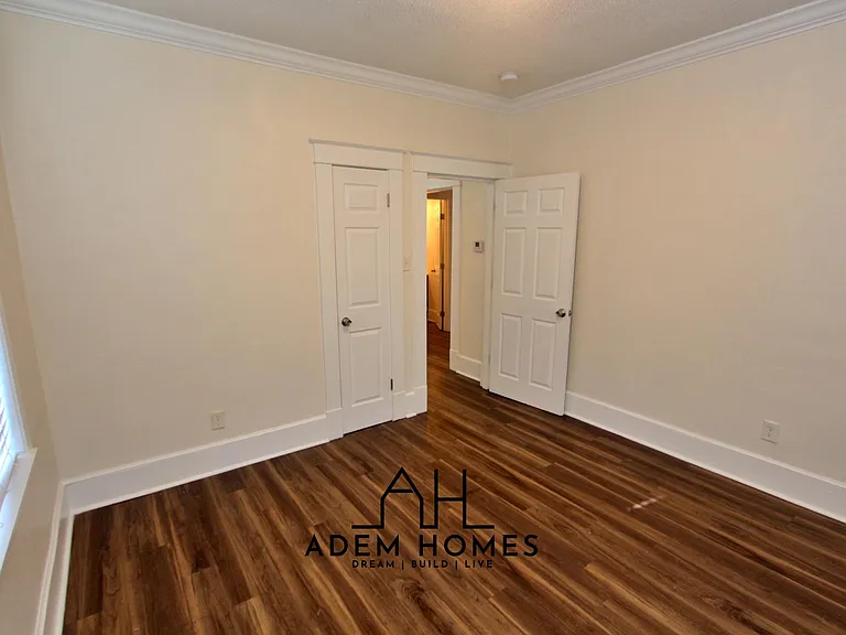 909 N Willett St — Photo 4