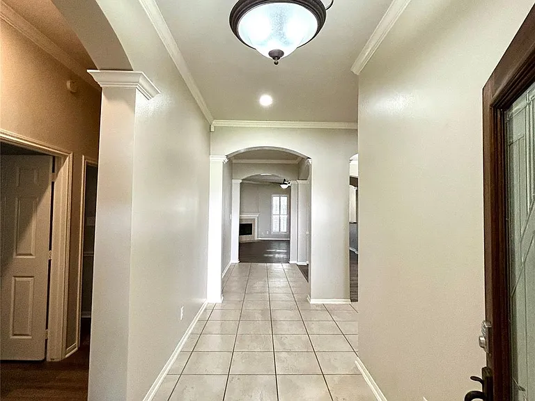 2606 Sun Flare Ln — Photo 2