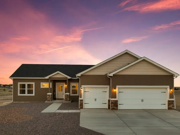 729 E Campbell Ln, Pueblo West, CO 81007