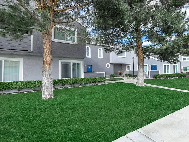 Westwood Park Apartments — Photo 4