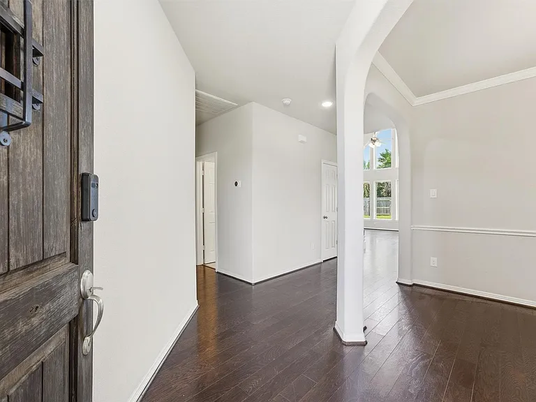 2994 Vintage Park Ln — Photo 3