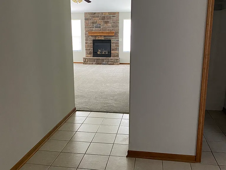 1432 Tamarisk Ct — Photo 2