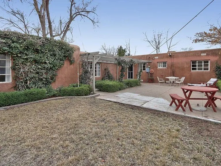 1032 Columbia Dr NE — Photo 18