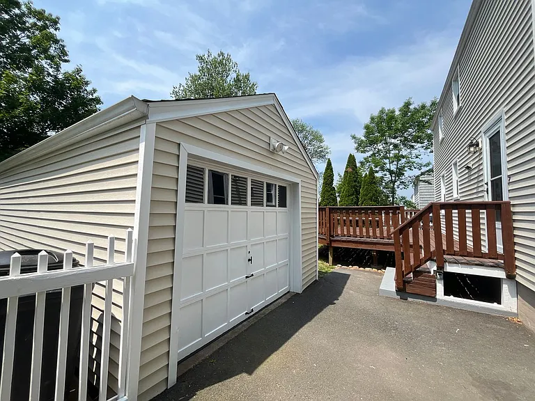 65 Buell St — Photo 27