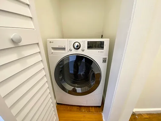 Rented by J PRESTON AND ASSOCIATES INC | media 8