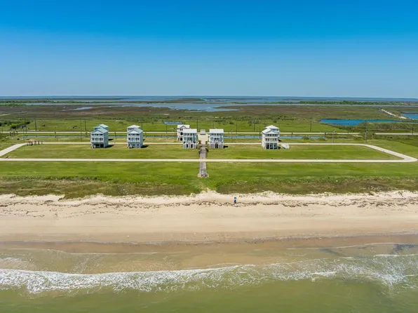 611 Arlo Ter, Gilchrist, TX 77617