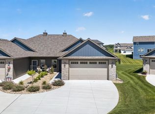 885 Picadilly Ln NW, Rochester, MN 55901