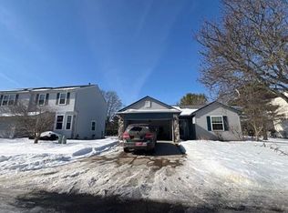 1046 Princeton Dr, Waterford, MI 48327