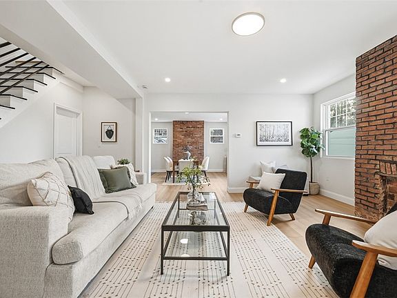 5th image of 463 Winterburn Ave