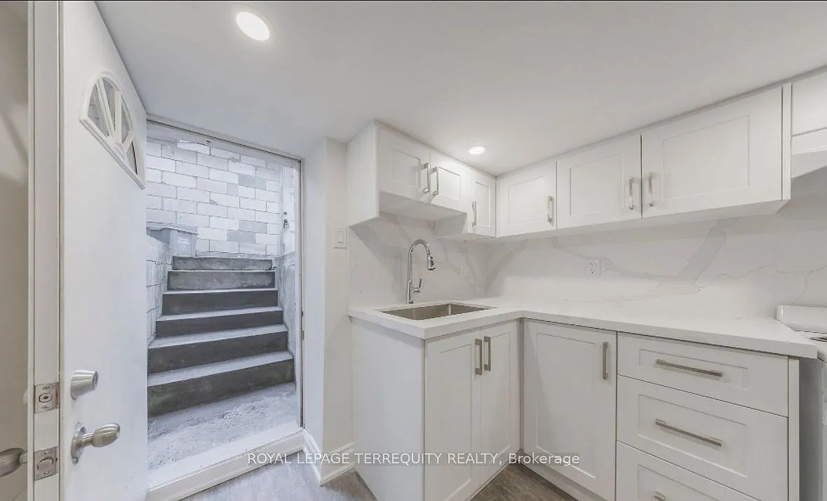 185 Laughton Ave — Photo 1