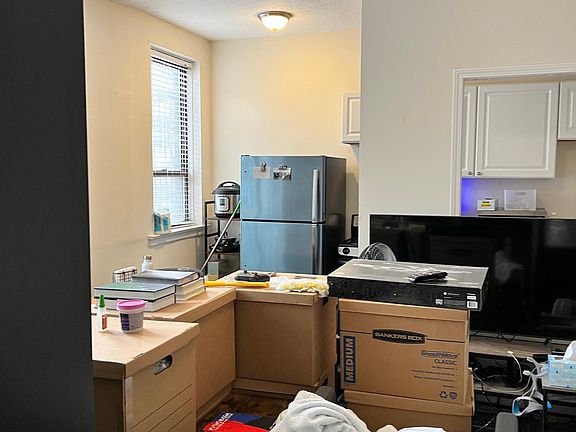2nd image of 3342-3345 N Marshfield Ave #120