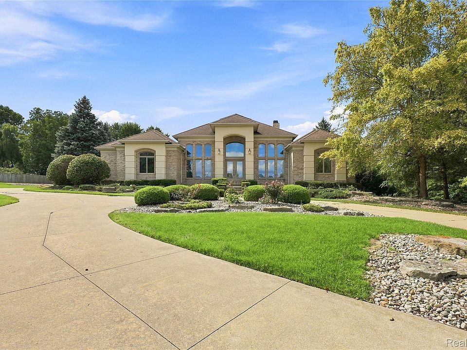 1st image of 2566 Lakeside Ct