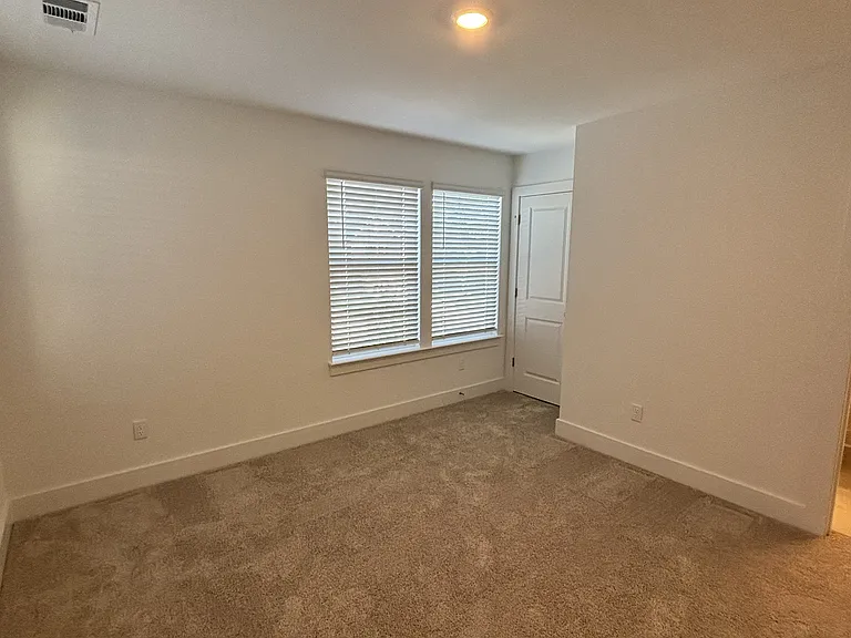 1008 Timothy Ln — Photo 8