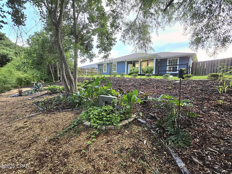 603 Diamonte Cir — Photo 33