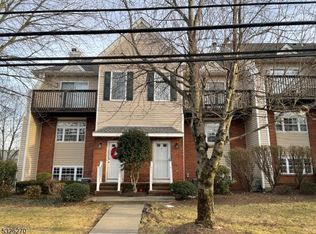 2 Castle Dr, Berkeley Heights, NJ 07922