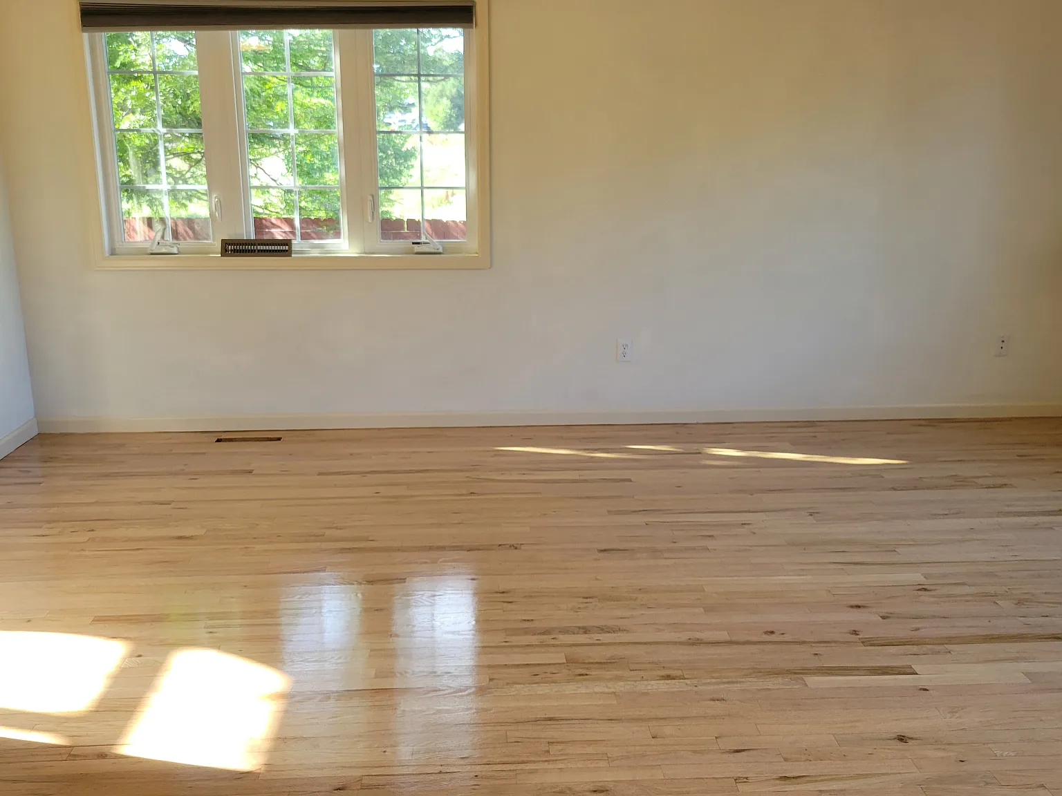 4 bed, 3312 sqft, $2,400 — Photo 4