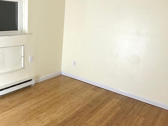 3rd image of 43 Avenue 223 St #2