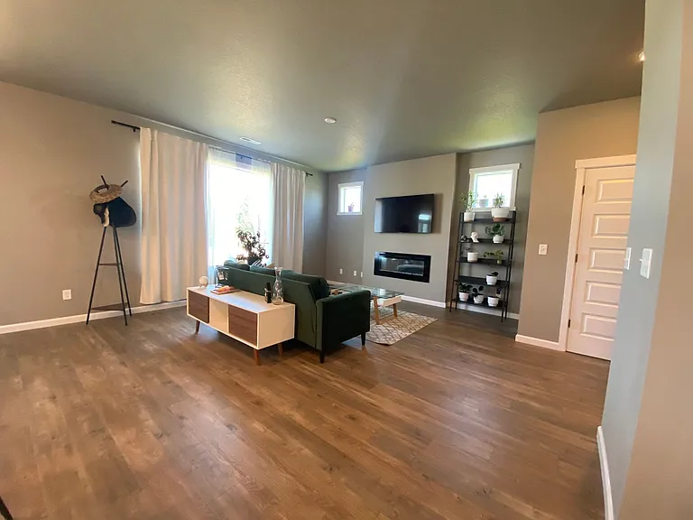 8920 W Caelen Ave — Photo 7