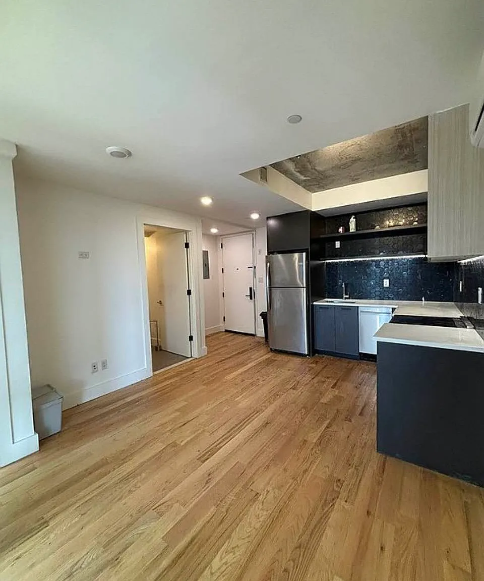200 Linden Boulevard — Photo 1
