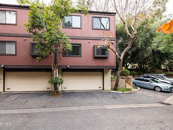 3rd image of 21931 Burbank Blvd APT 10