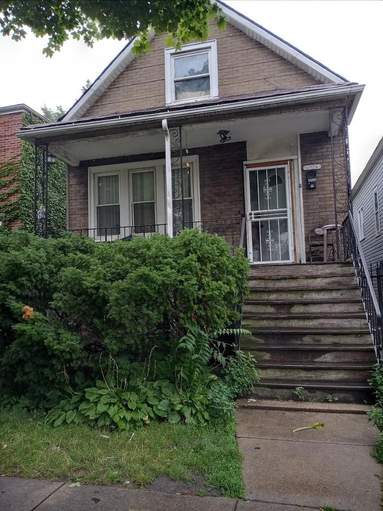 8426 S Colfax Ave photo 1