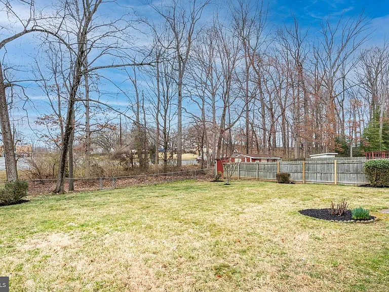 3234 Holly Hill Dr — Photo 20