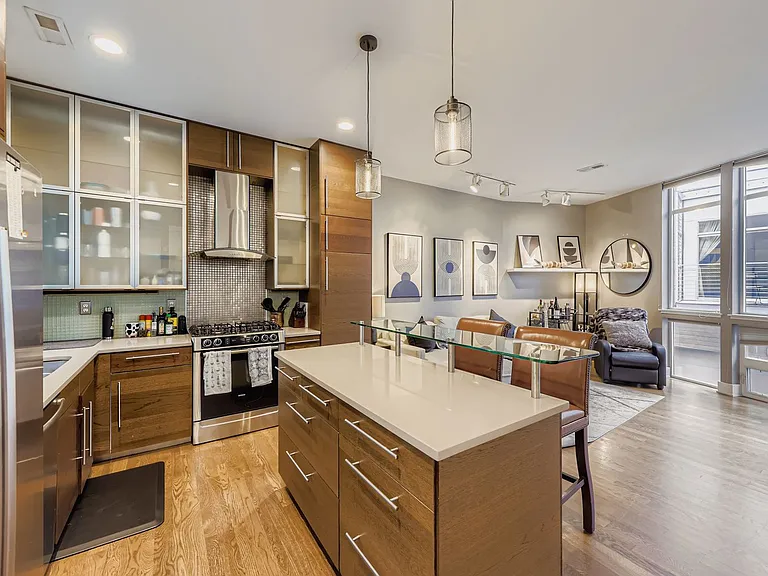 2115 W 32nd Ave #3 — Photo 9
